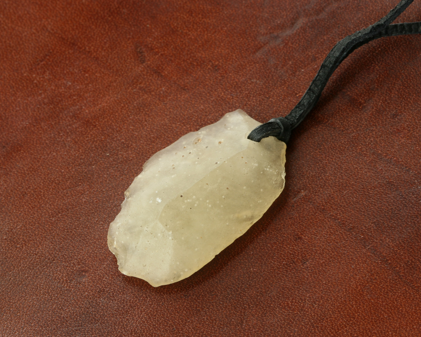 Pendant Libyan Desert Glass, leather cord