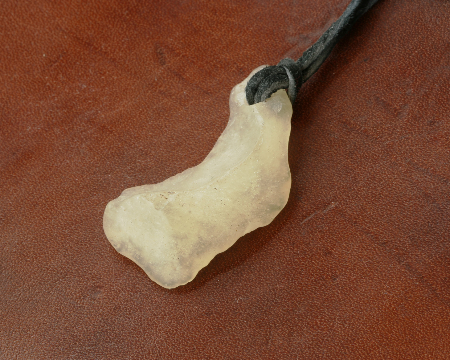 Pendant Libyan Desert Glass, Leather Cord