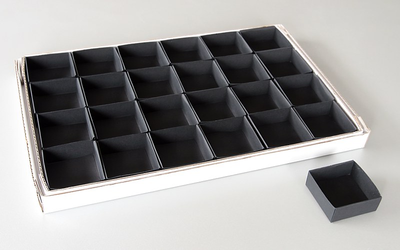 Folded boxes, black, 24 for 1 flat