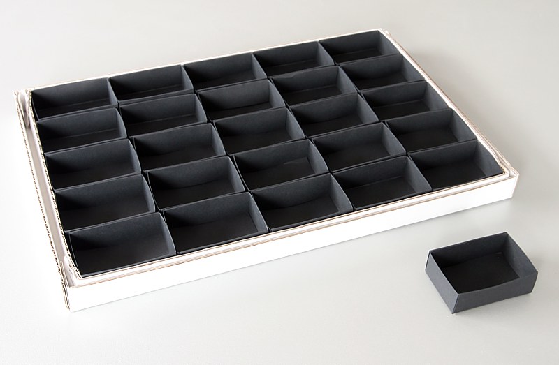 Folded boxes, black, 25 for 1 flat