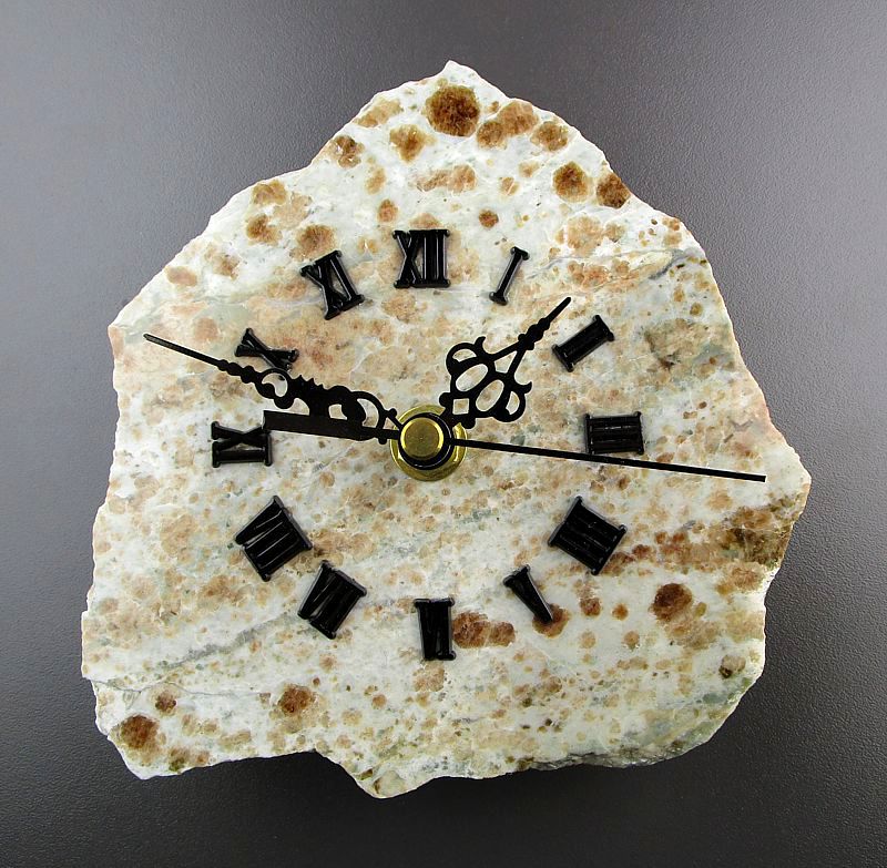 Garnet-Wollastonite Clock