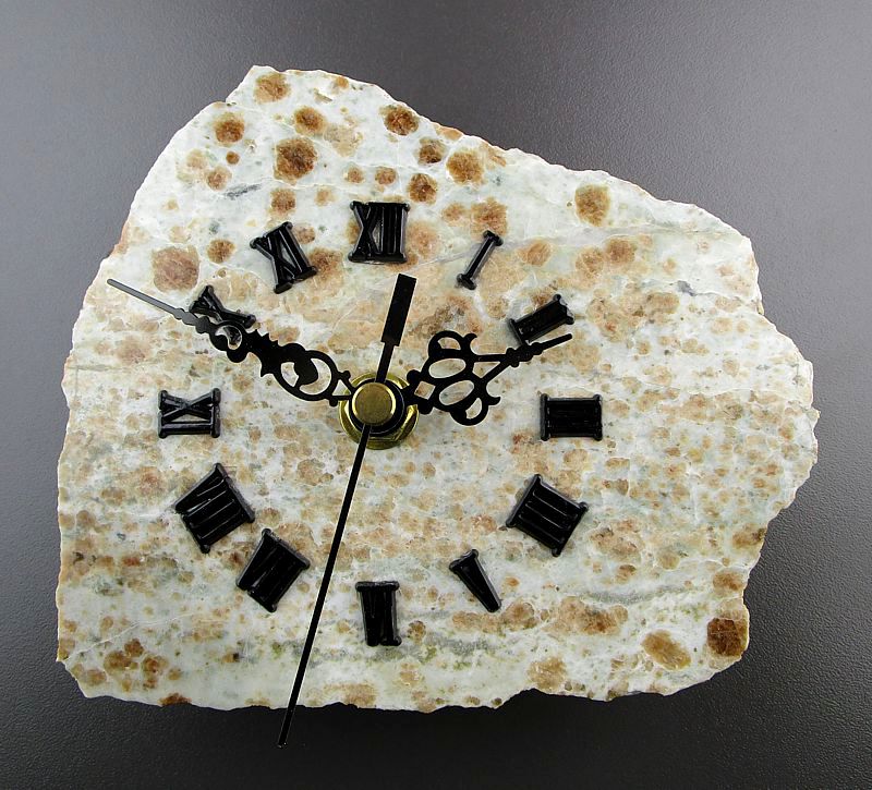 Garnet-Wollastonite Clock