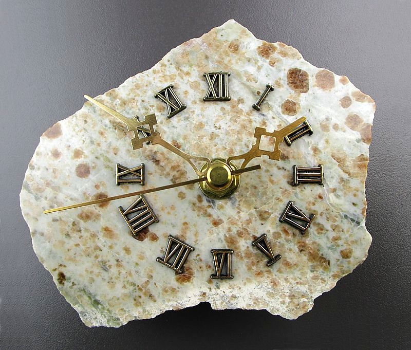 Garnet-Wollastonite Clock