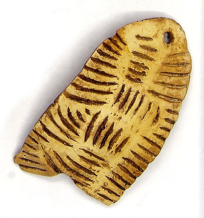 Barrette with engraving (cast)