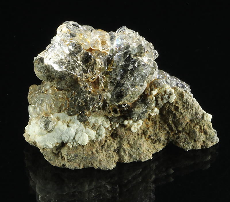 Hyalite, Staffelite