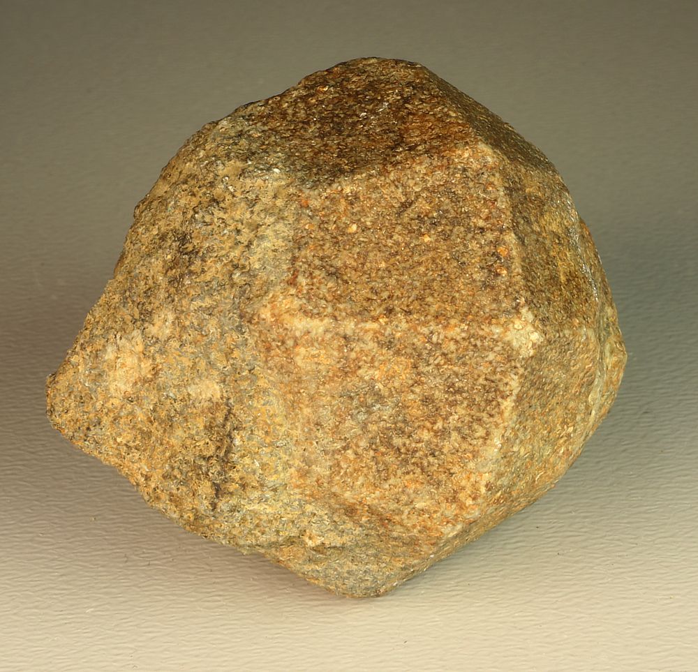 Pseudoleucit (Nefelin, Orthoklas Pseudomorfose nach Leucit)