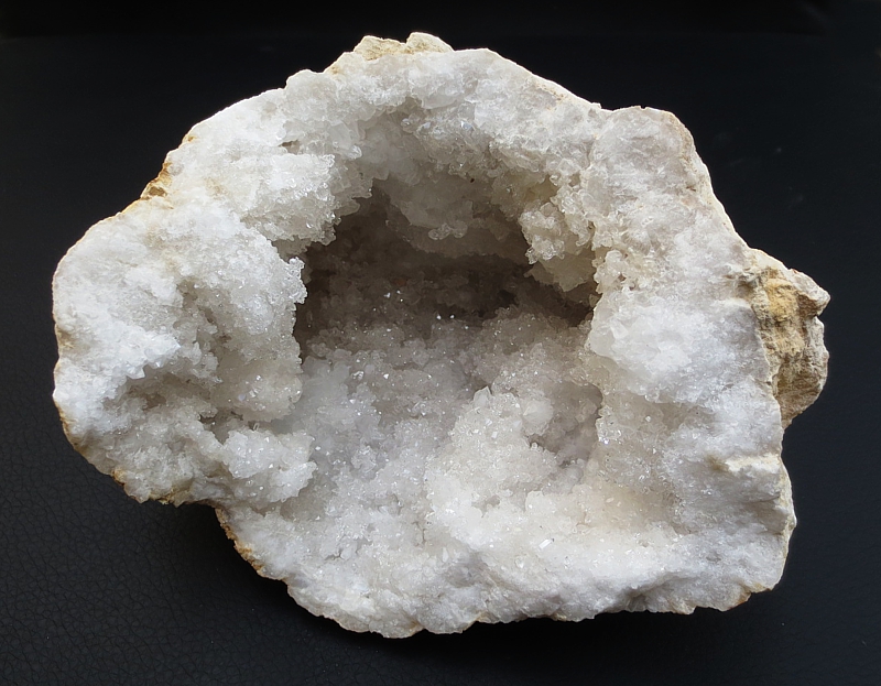 Quarzdruse / Bergkristallgeode  