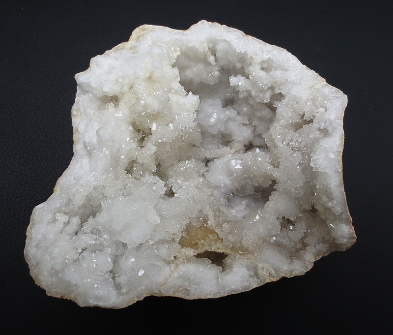 Quartz / crystal geode