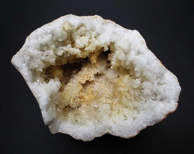 Quarzdruse / Bergkristallgeode