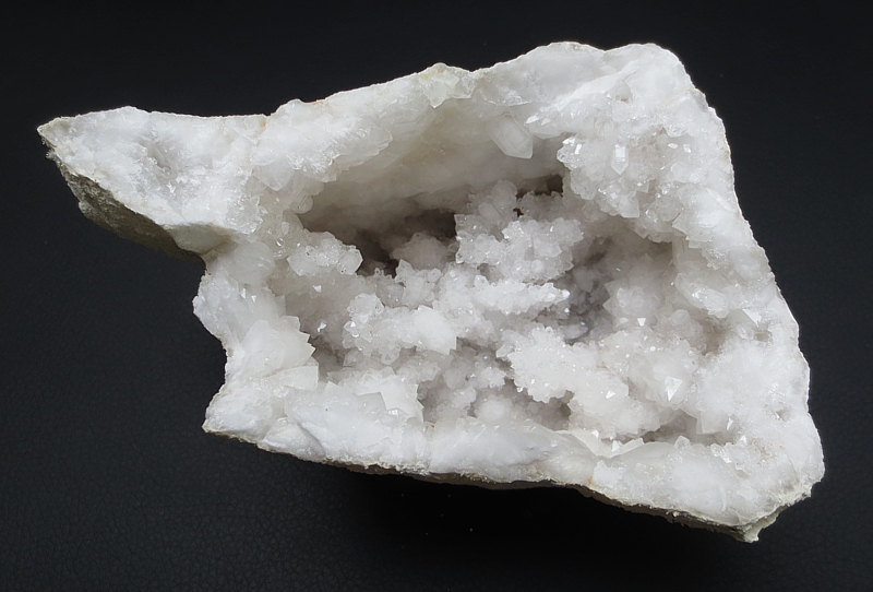 Quarzdruse / Bergkristallgeode