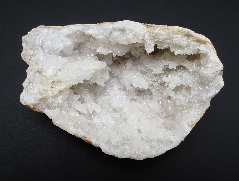 Quartz / crystal geode