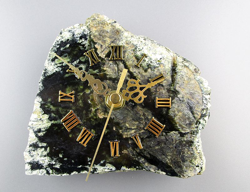 Serpentinite Clock