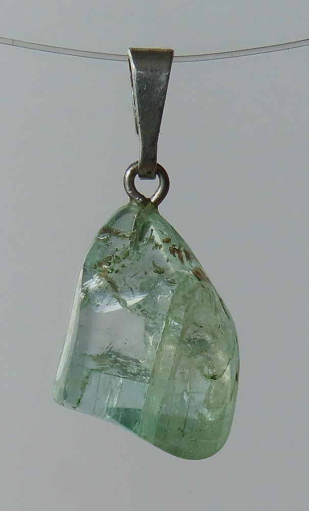 Smaragd, přívěsek ve stříbře