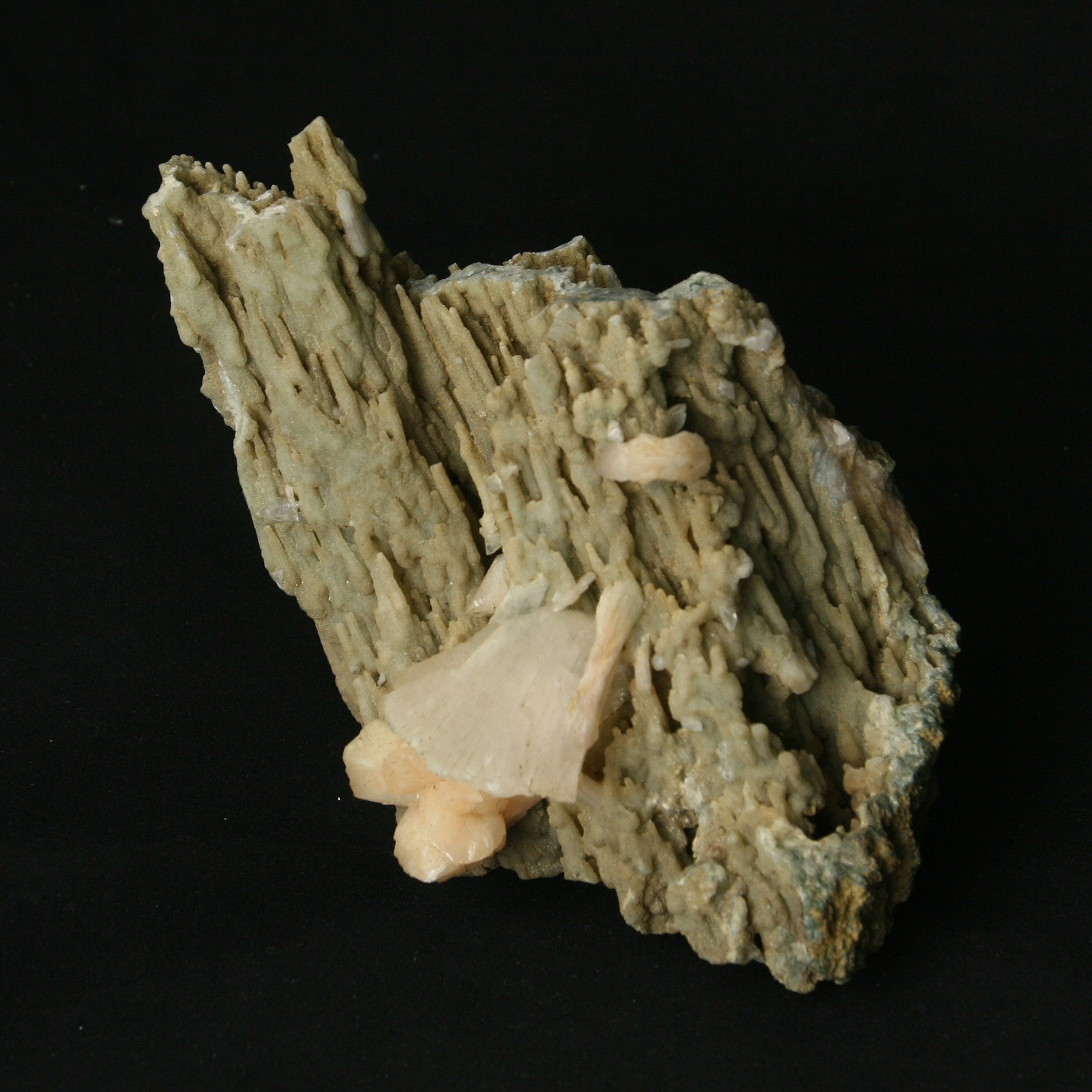 Stilbite, Chalcedony