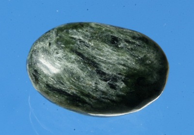 Aktinolith handpoliert