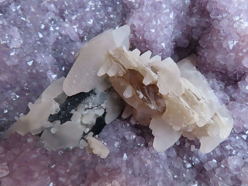 Ametyst, Kalcit