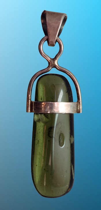 Pendant, Moldavite handpolished in silver