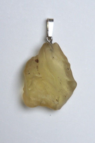 Pendant desert glass with silver loop