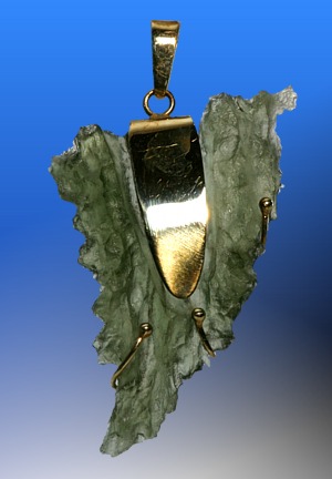 Pendant, Moldavite / gold