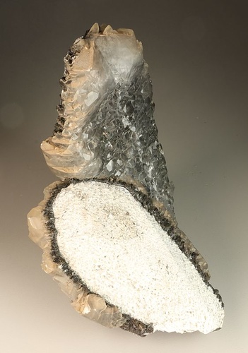 Calcite, Palygorskite, Romanèchite