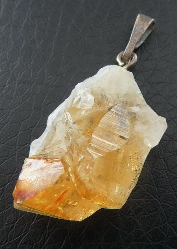 Citrinkristall-Anhänger mit 925 Silberöse