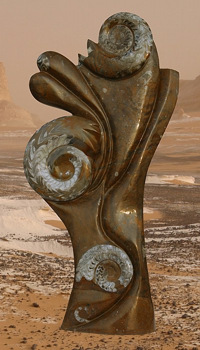 Dekorativní mramorová skulptura s goniatity a ortocery