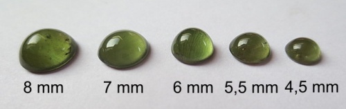 Moldavit Cabochon, rund 5,5 mm