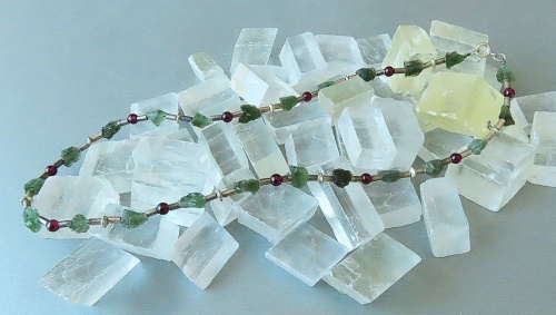 Moldavite Necklace with Garnet und Silver