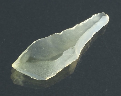 Prähistorisches Artefakt Wüstenglas