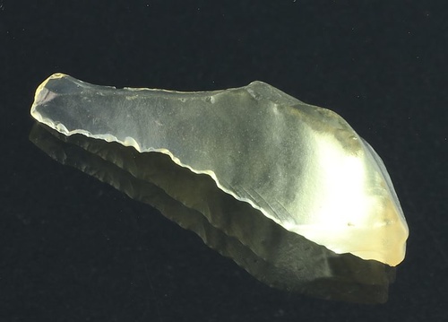 Prähistorisches Artefakt Wüstenglas