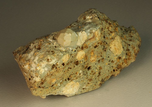 Pseudoleucite (Nefeline, orthoclase of pseudomorfose to nepheline)