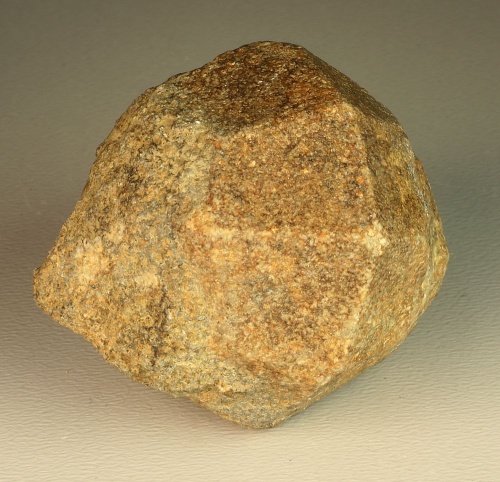 Pseudoleucit (Nefelin, Orthoklas Pseudomorfose nach Leucit)